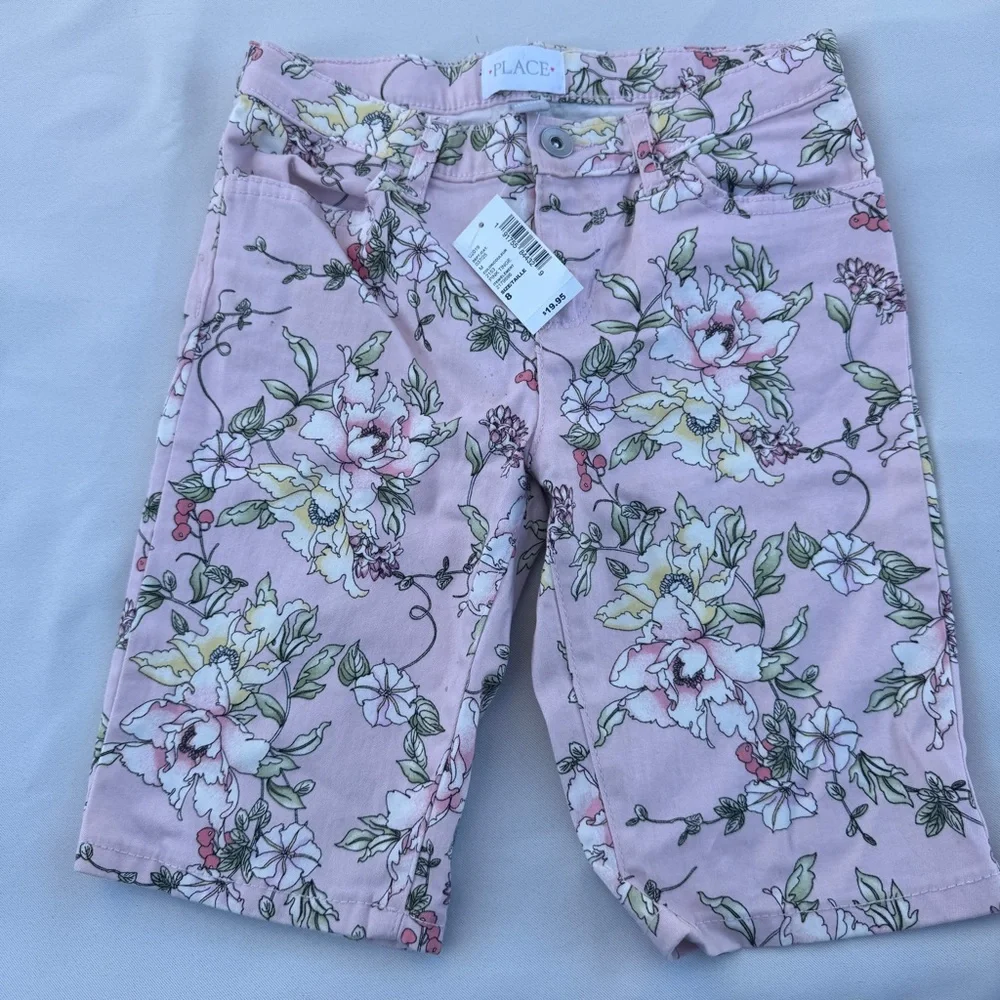 NWT The Children’s Place Pink Floral Bermuda‎ Shorts Girls Size 8 Stretch Cotton